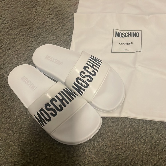 Moschino White Pool slides - Picture 2 of 8